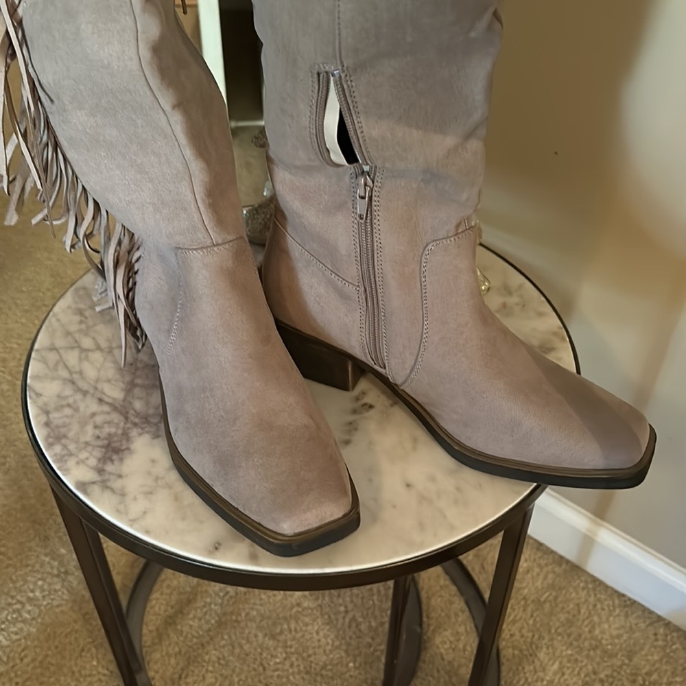 Brand New SO tan boots with Fringe 8.5 - Picture 4 of 6